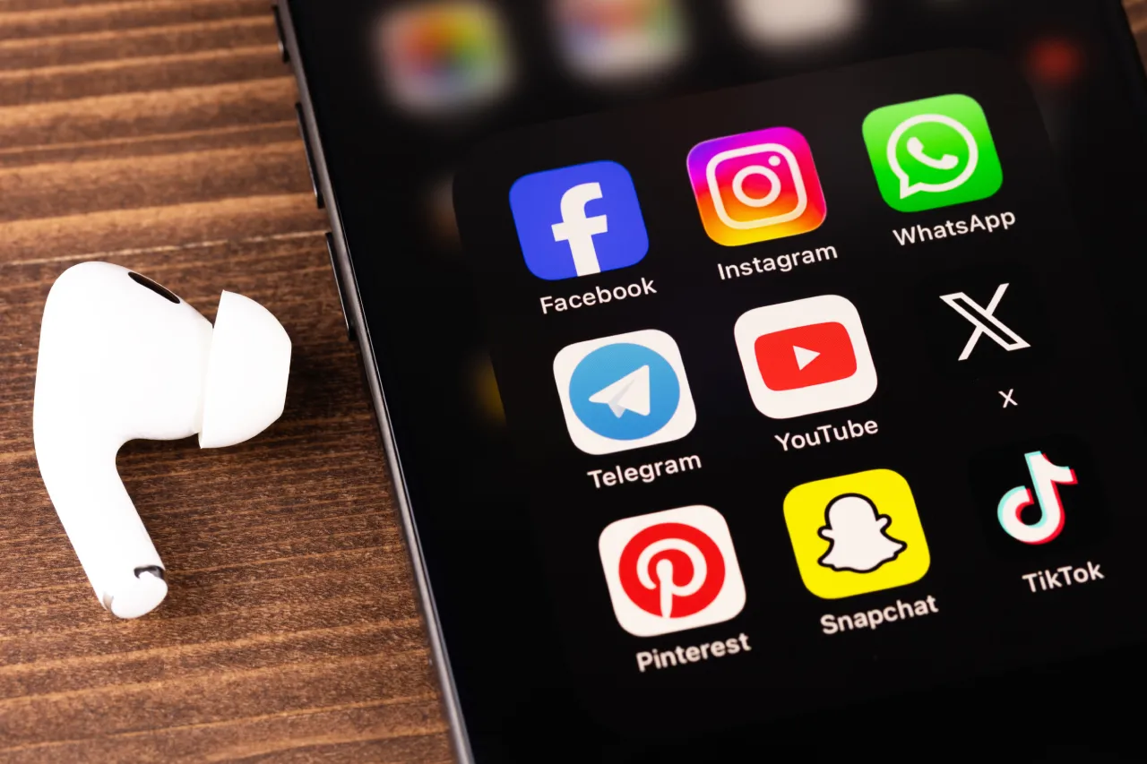 Social Media Networks